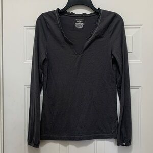 3/$15 American Eagle Outfitters Charcoal Gray Long Sleeve Top Size Medium